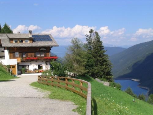 Haus mit See