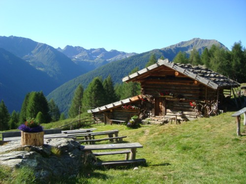 Kaserfeld-Alm mit Panorama